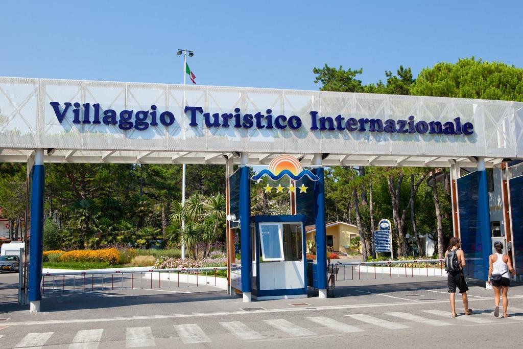 Villaggio Turistico Internazionale Bibione Buitenkant foto